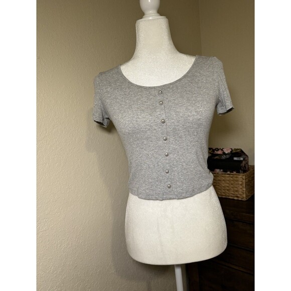Popular 21 Gray Cropped Short Sleeve Women’s Size Larger - Picture 1 of 10